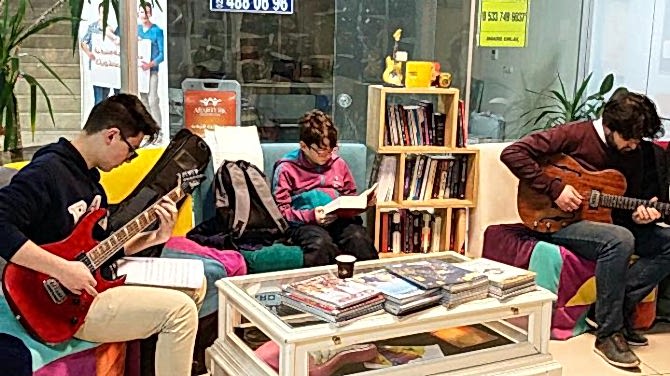 Revizyon Akademi Derste :)